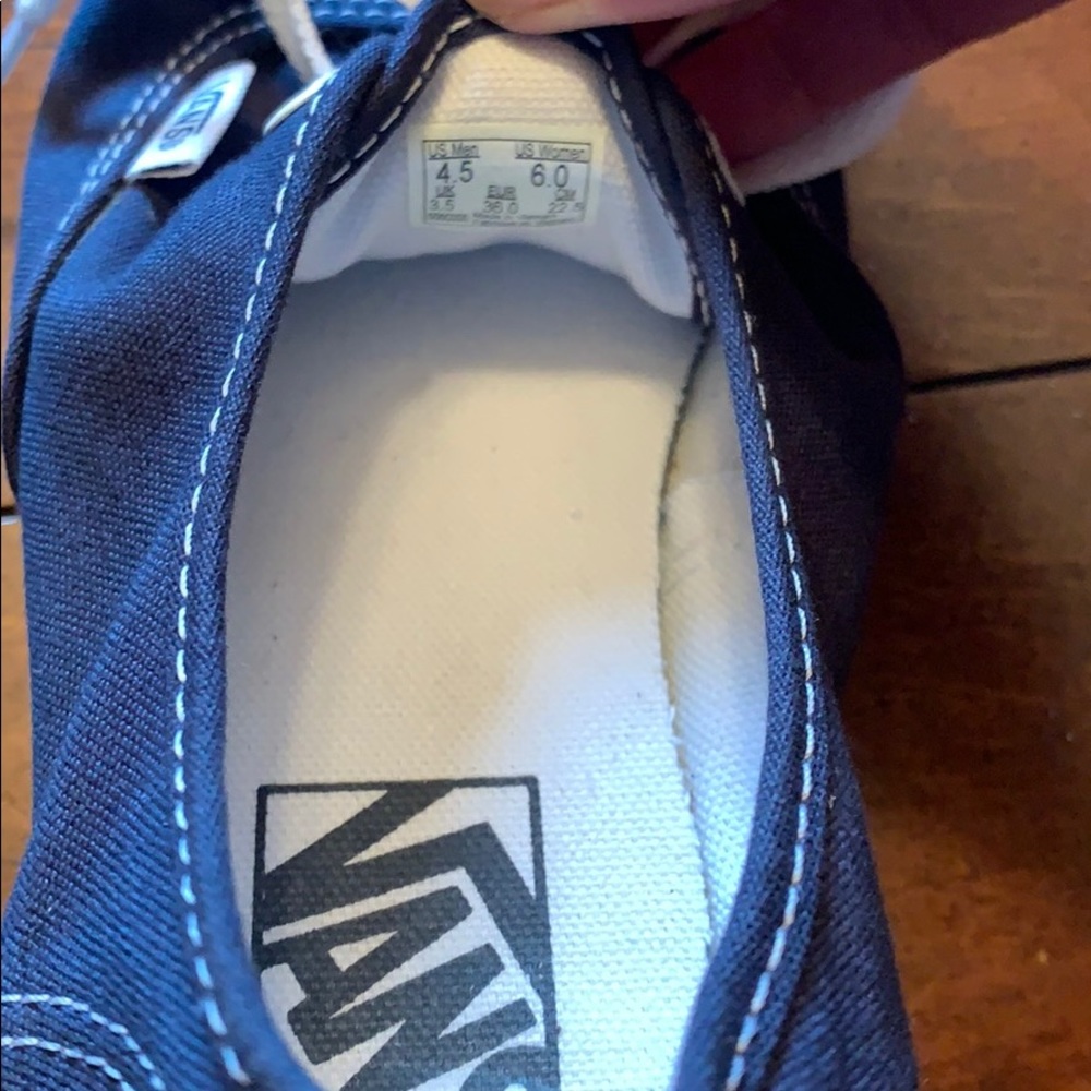 Vans - Picture 4 of 7
